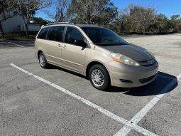 2007 Toyota Sienna 3 Row seats 7passenger full