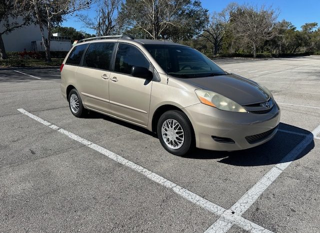 2007 Toyota Sienna 3 Row seats 7passenger full