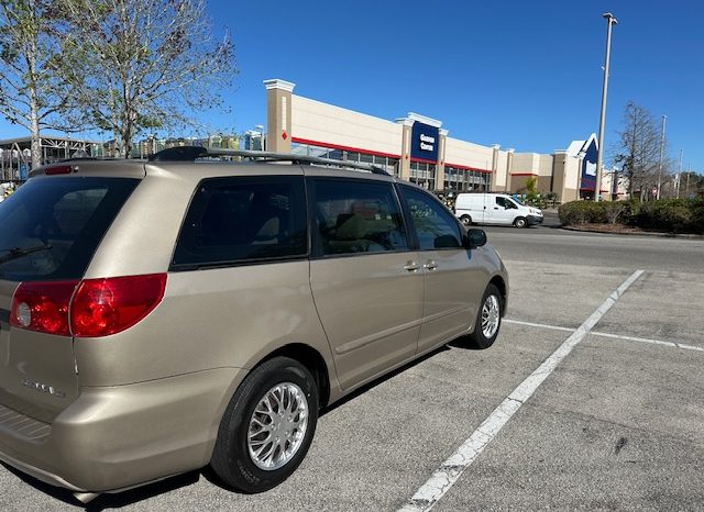 2007 Toyota Sienna 3 Row seats 7passenger full