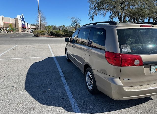 2007 Toyota Sienna 3 Row seats 7passenger full