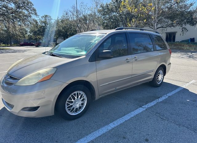 2007 Toyota Sienna 3 Row seats 7passenger full