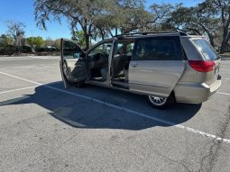 2007 Toyota Sienna 3 Row seats 7passenger full