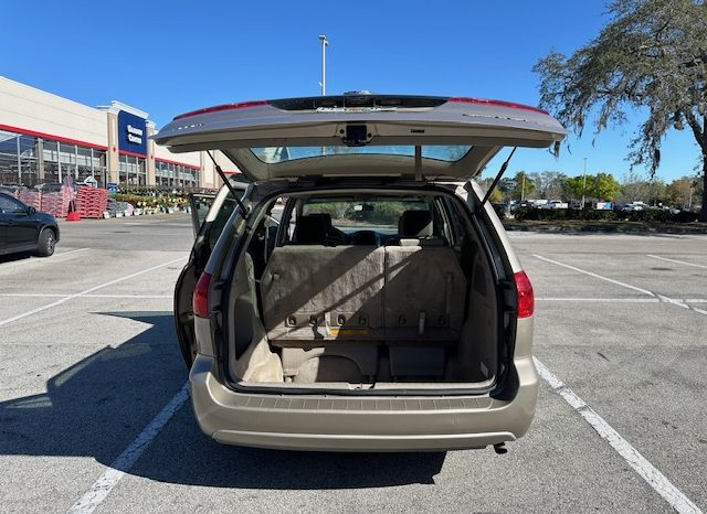 2007 Toyota Sienna 3 Row seats 7passenger full