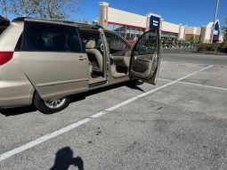 2007 Toyota Sienna 3 Row seats 7passenger full