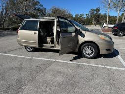 2007 Toyota Sienna 3 Row seats 7passenger full