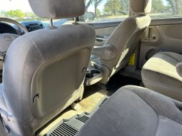 2007 Toyota Sienna 3 Row seats 7passenger full