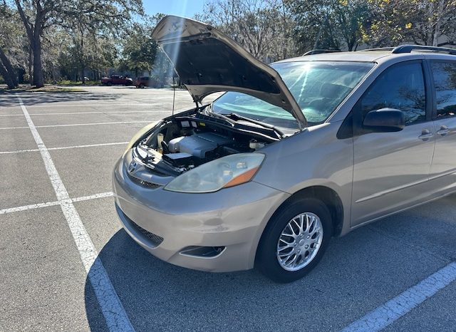 2007 Toyota Sienna 3 Row seats 7passenger full