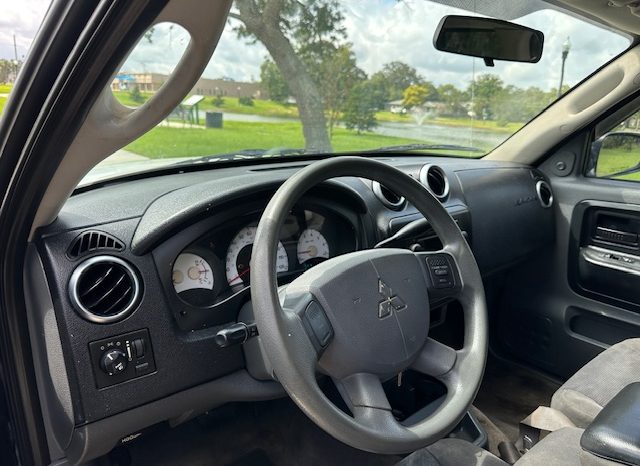 2006 Mitsubishi RAIDER LS full