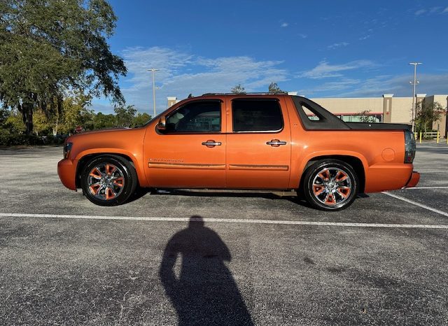 2007 Chevy Avalanche-Beautiful full