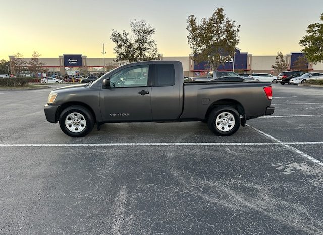 2007 Nissan Titan 4 door, V8 6 passenger full