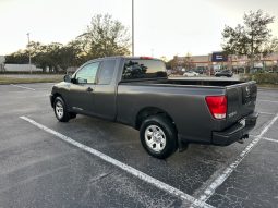 2007 Nissan Titan 4 door, V8 6 passenger full