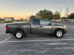 2007 Nissan Titan 4 door, V8 6 passenger full