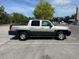 2004 chevy avalanche 5.3( low mileage ) full