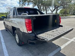 2004 chevy avalanche 5.3( low mileage ) full