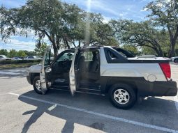 2004 chevy avalanche 5.3( low mileage ) full