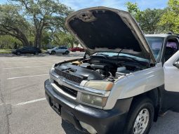 2004 chevy avalanche 5.3( low mileage ) full