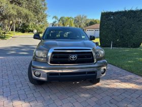 2011 Toyota Tundra Crewmax -V8