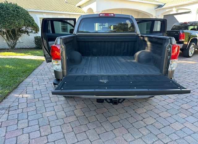 2011 Toyota Tundra Crewmax -V8 full