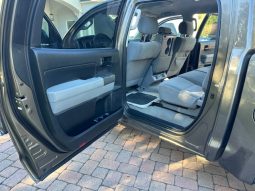 2011 Toyota Tundra Crewmax -V8 full