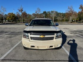 2013 Chevy avalanche 4×4 black Dimond edition