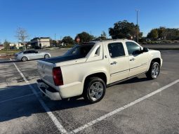 2013 Chevy avalanche 4×4 black Dimond edition full