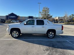 2013 Chevy avalanche 4×4 black Dimond edition full