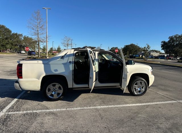 2013 Chevy avalanche 4×4 black Dimond edition full