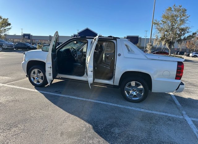 2013 Chevy avalanche 4×4 black Dimond edition full