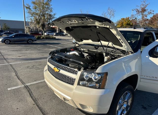 2013 Chevy avalanche 4×4 black Dimond edition full