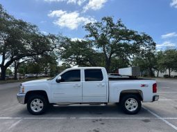 2010 Chevrolet Silverado 1500 LTZ Crew Cab Short Bed 1LZ full