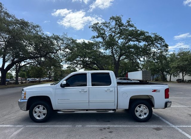 2010 Chevrolet Silverado 1500 LTZ Crew Cab Short Bed 1LZ full