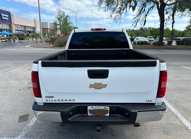 2010 Chevrolet Silverado 1500 LTZ Crew Cab Short Bed 1LZ full