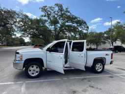 2010 Chevrolet Silverado 1500 LTZ Crew Cab Short Bed 1LZ full