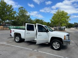 2010 Chevrolet Silverado 1500 LTZ Crew Cab Short Bed 1LZ full