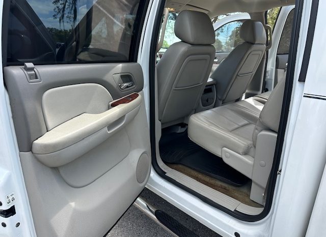 2010 Chevrolet Silverado 1500 LTZ Crew Cab Short Bed 1LZ full