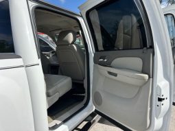 2010 Chevrolet Silverado 1500 LTZ Crew Cab Short Bed 1LZ full