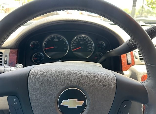 2010 Chevrolet Silverado 1500 LTZ Crew Cab Short Bed 1LZ full