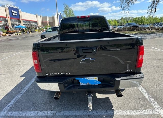 2009 Chevrolet Silverado 1500 LTZ Extended Cab Medium Bed 1LZ w/Rear Doors full
