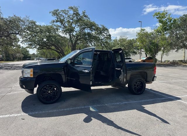 2009 Chevrolet Silverado 1500 LTZ Extended Cab Medium Bed 1LZ w/Rear Doors full