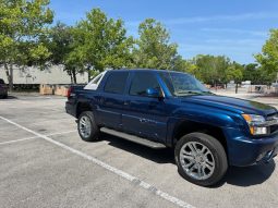 2002 Chevrolet Avalanche 1500 Crew Cab Short Bed full