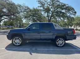 2002 Chevrolet Avalanche 1500 Crew Cab Short Bed full