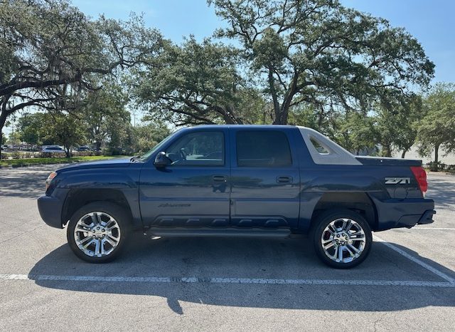 2002 Chevrolet Avalanche 1500 Crew Cab Short Bed full