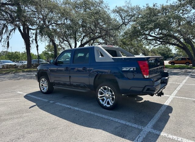 2002 Chevrolet Avalanche 1500 Crew Cab Short Bed full