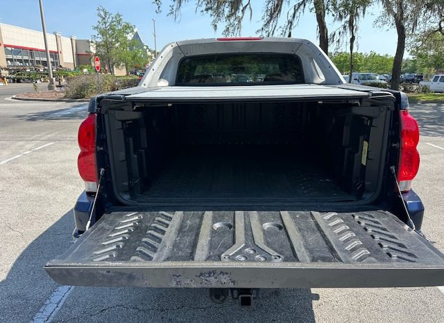 2002 Chevrolet Avalanche 1500 Crew Cab Short Bed full