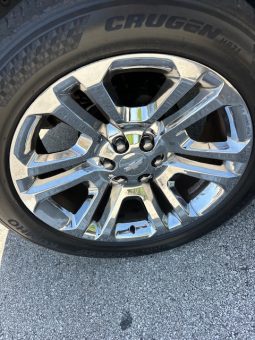 2002 Chevrolet Avalanche 1500 Crew Cab Short Bed full