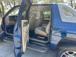 2002 Chevrolet Avalanche 1500 Crew Cab Short Bed full