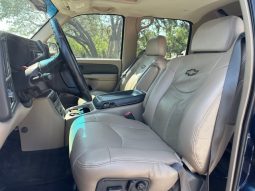 2002 Chevrolet Avalanche 1500 Crew Cab Short Bed full