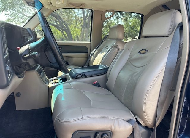2002 Chevrolet Avalanche 1500 Crew Cab Short Bed full