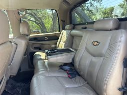 2002 Chevrolet Avalanche 1500 Crew Cab Short Bed full