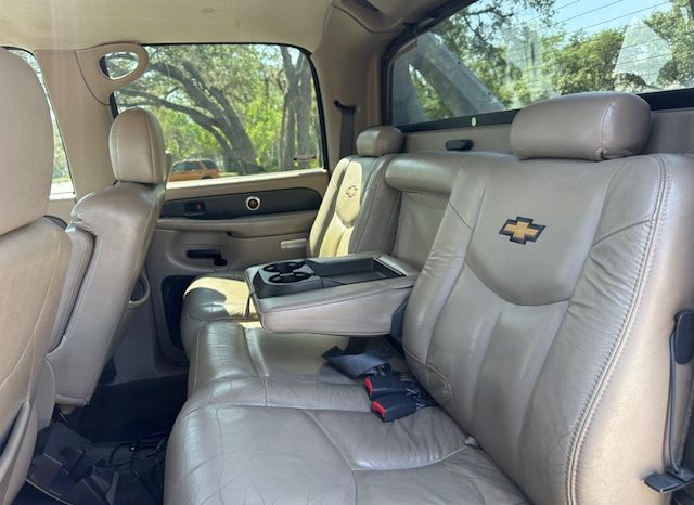 2002 Chevrolet Avalanche 1500 Crew Cab Short Bed full